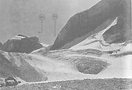 Фото 6. Перевал Москвичей (86) и Петра Капицы (89) со стороны долины Оби-Харек (см. фото 7)